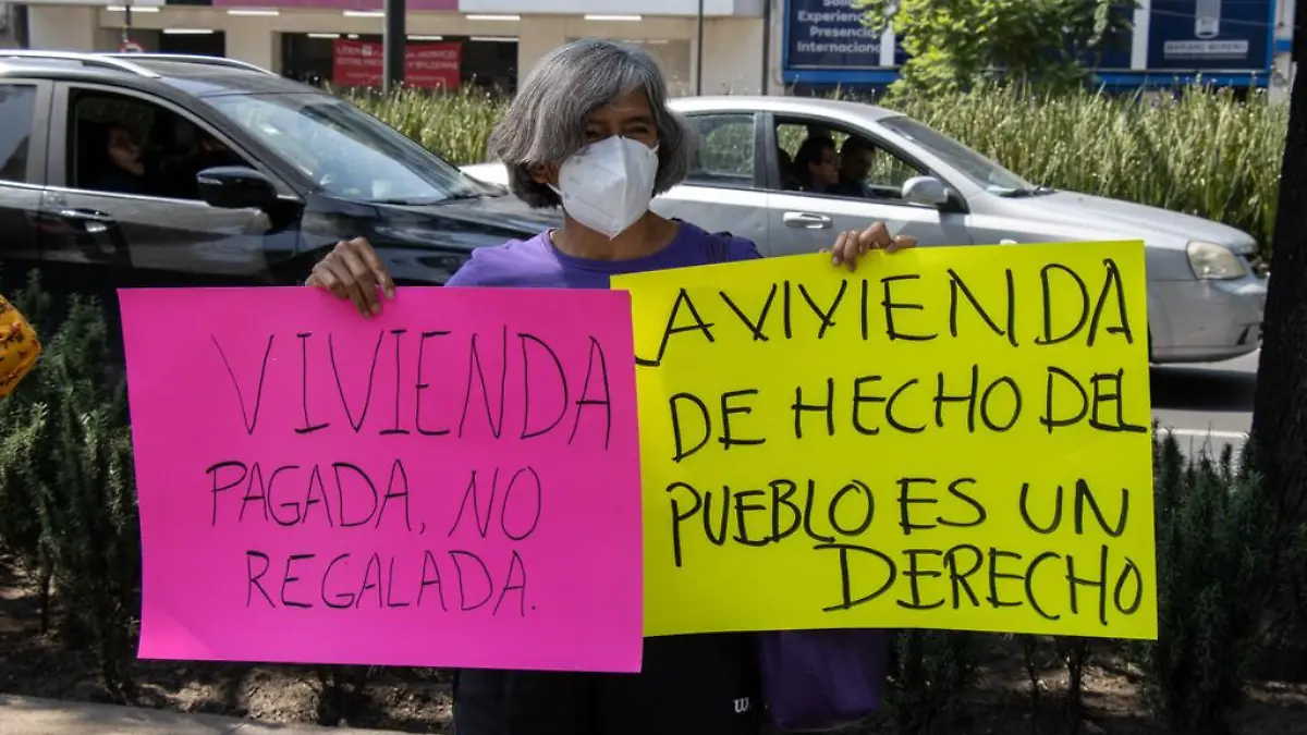 Con marcha exigen frenar desalojos y gentrificación en CDMX 